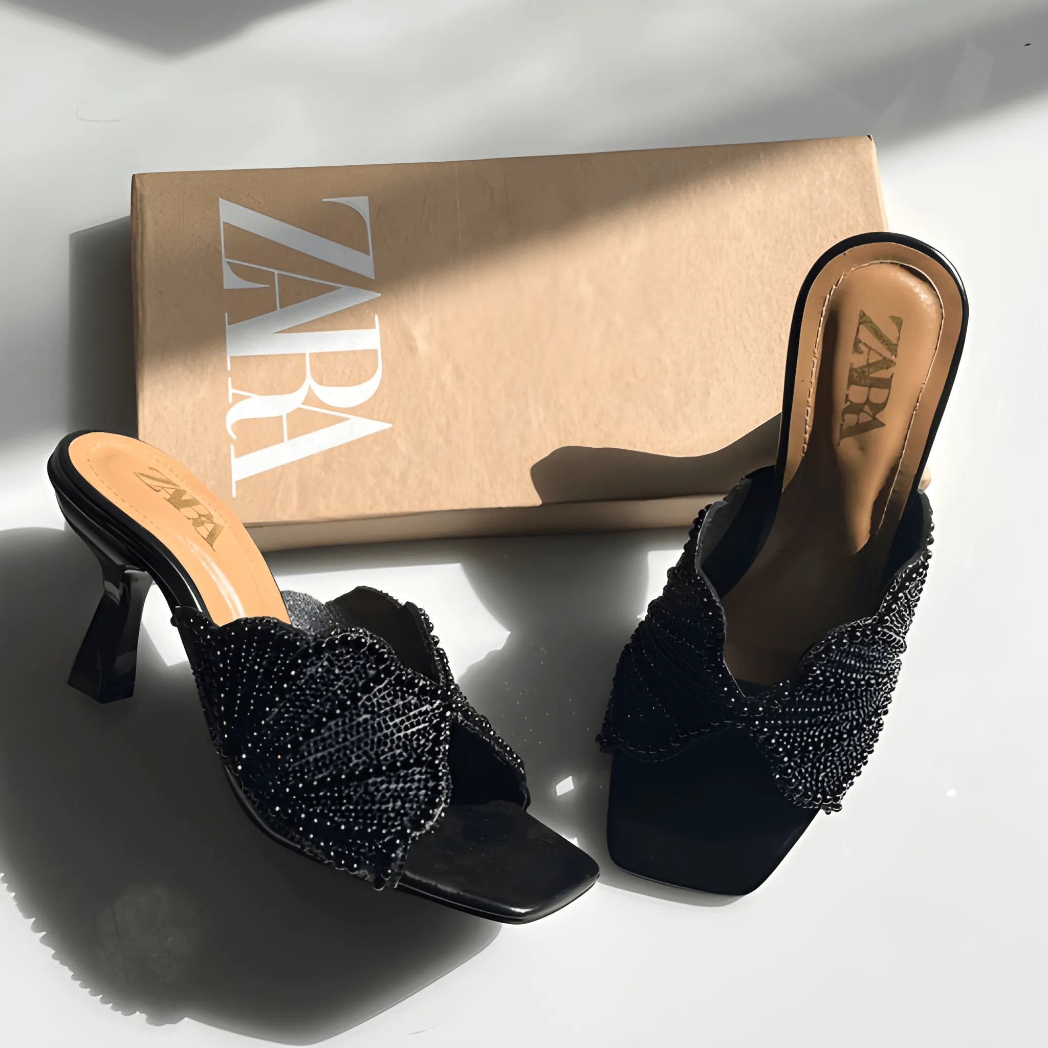 Chic Aura Heel - Black