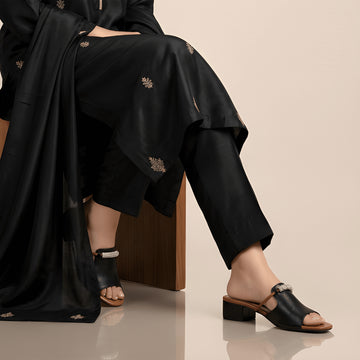 Chic Mini Heel with Grip Sole - Black