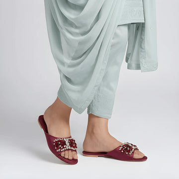 Classic Glossy Buckle Flat - Maroon