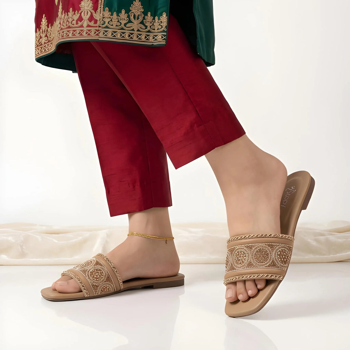 Intricate Luxe Flat