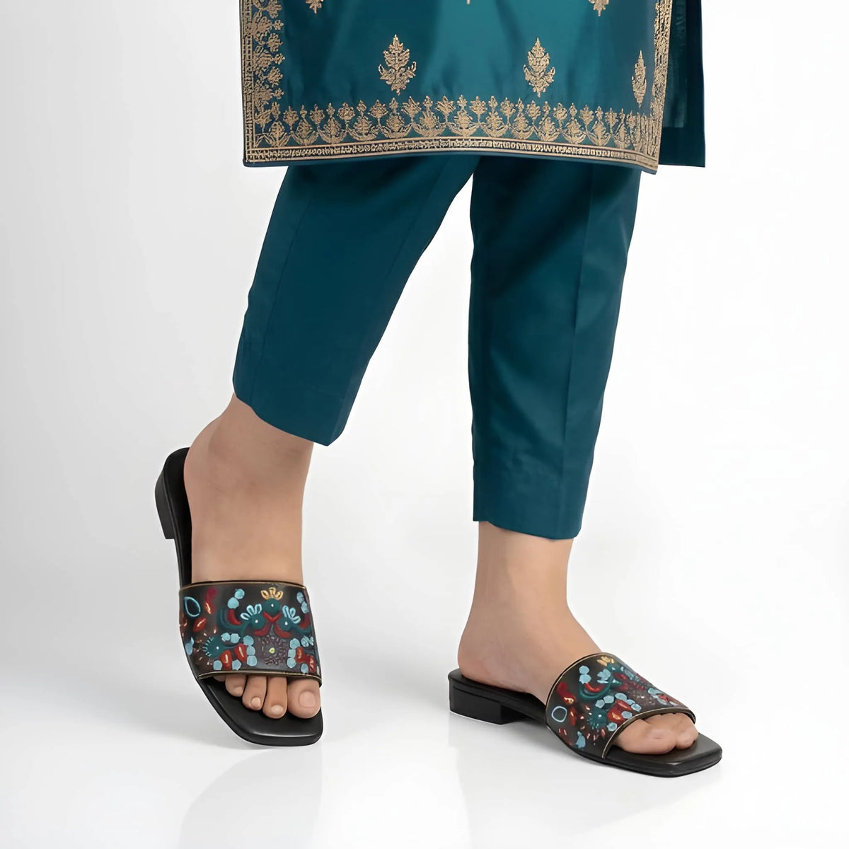 Luxe Bloom Embroidery Slipper