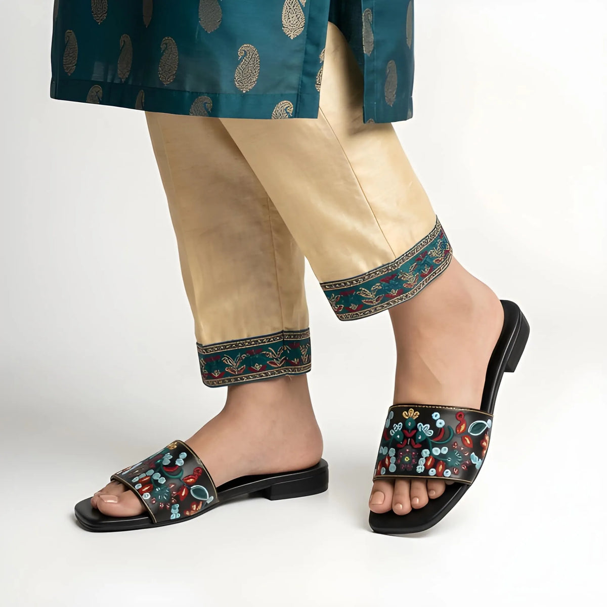Luxe Bloom Embroidery Slipper