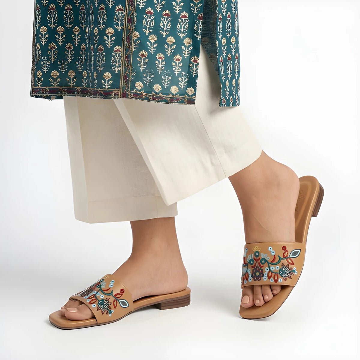 Luxe Bloom Embroidery Slipper