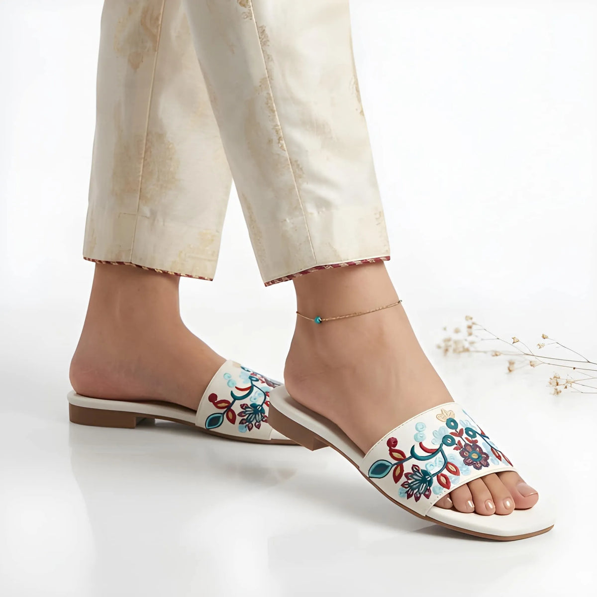 Luxe Bloom Embroidery Slipper