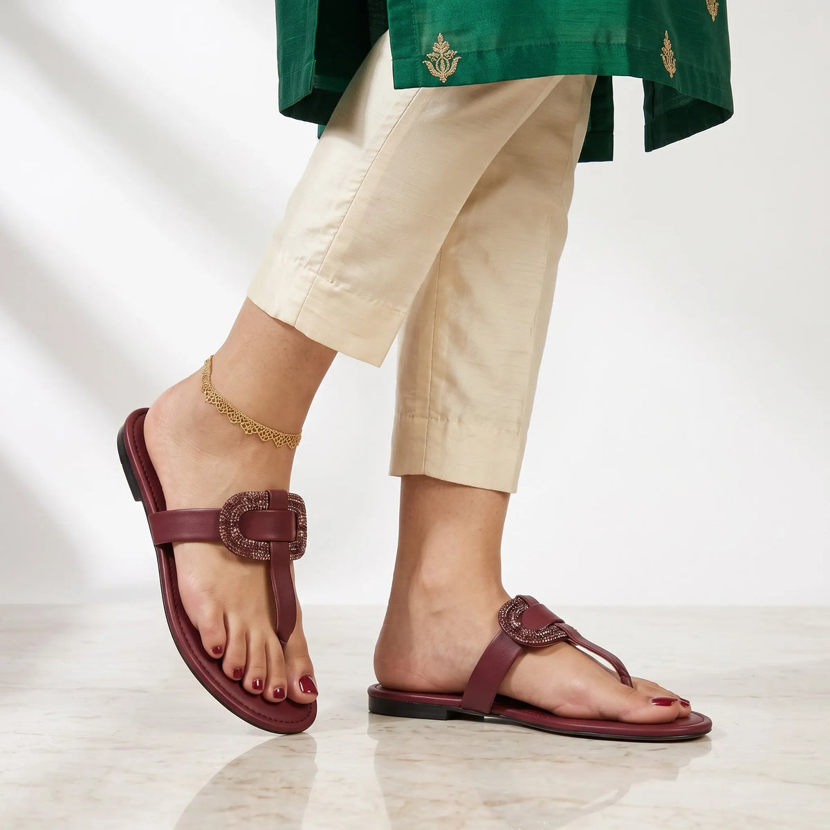 Luxe Oval Buckle – Maroon