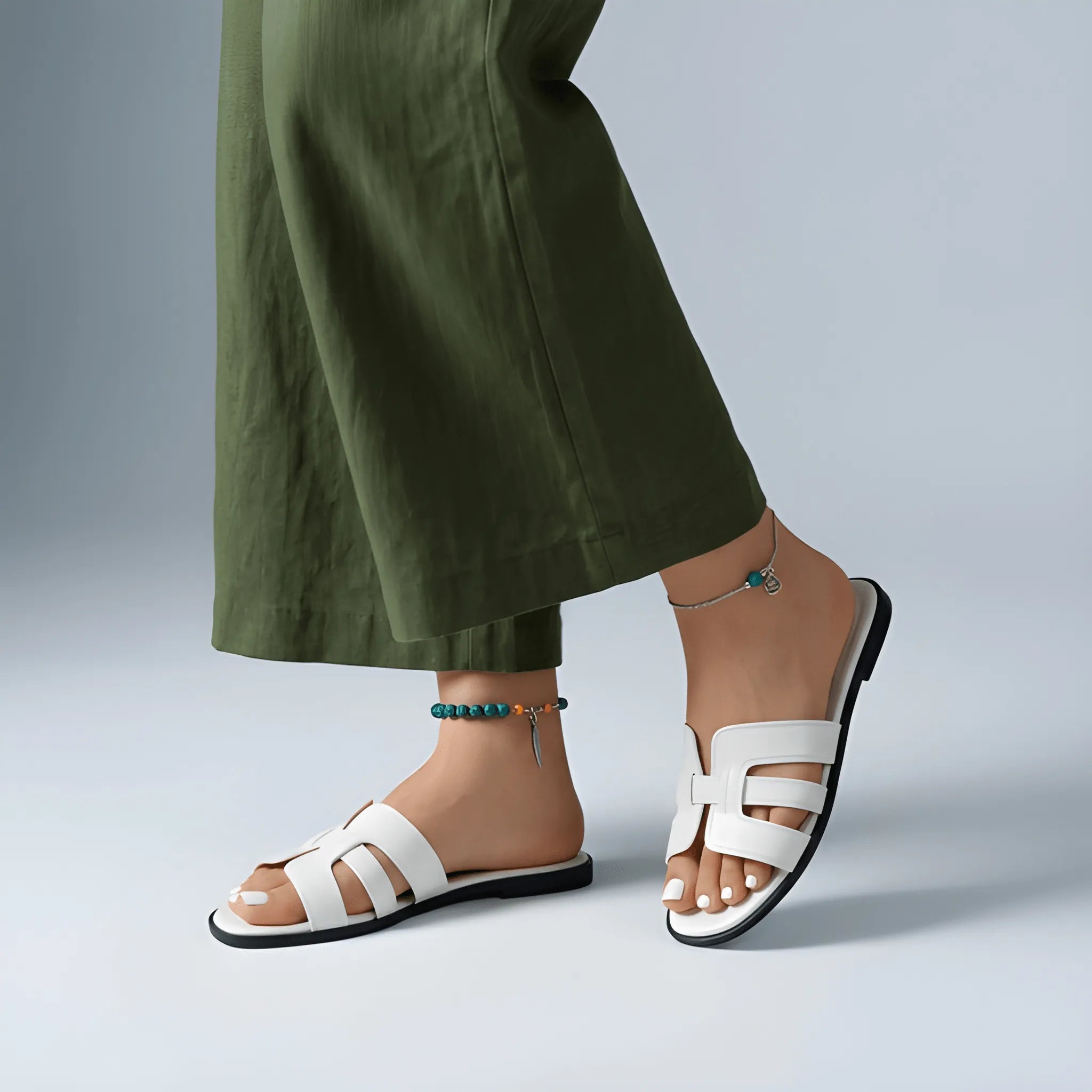 Minimal Mule Slipper - White