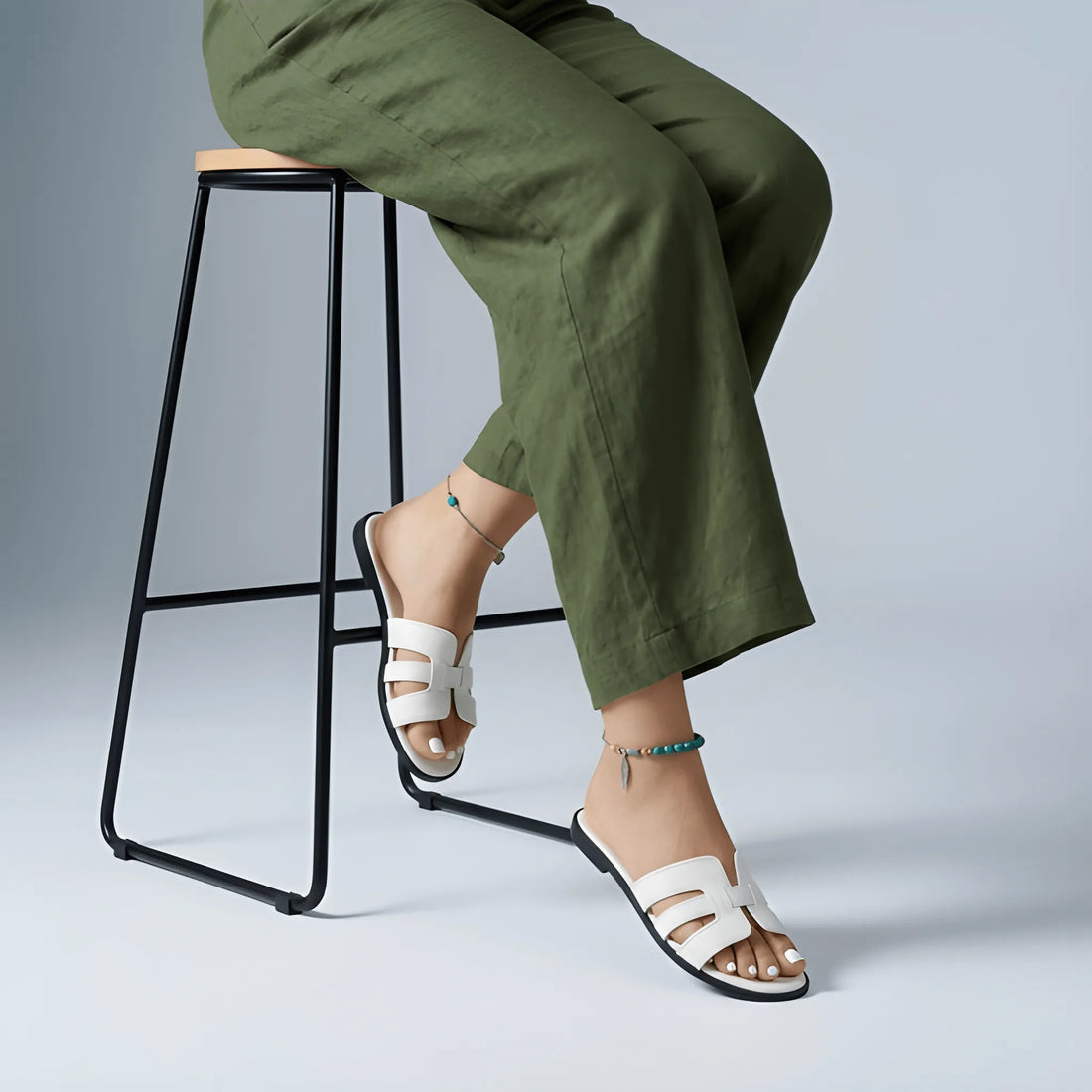 Minimal Mule Slipper - White