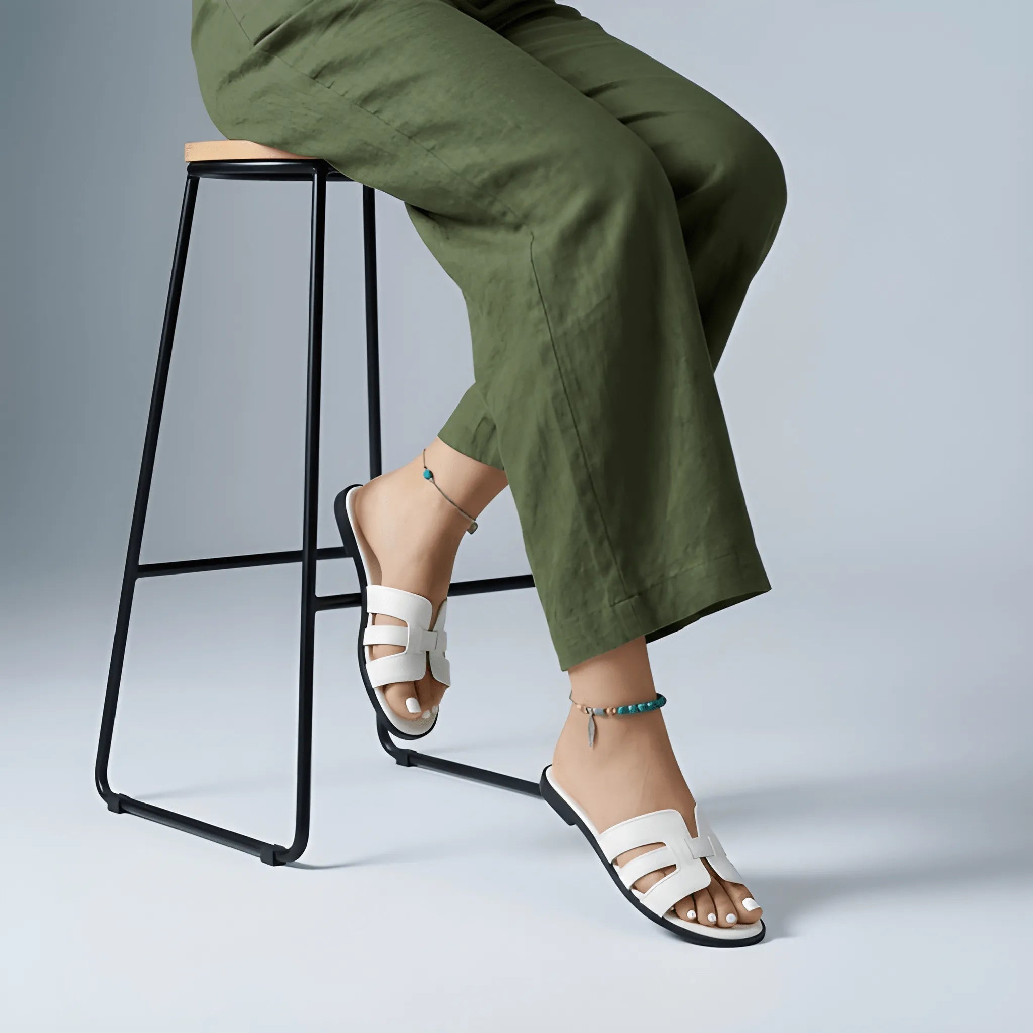 Minimal Mule Slipper - White