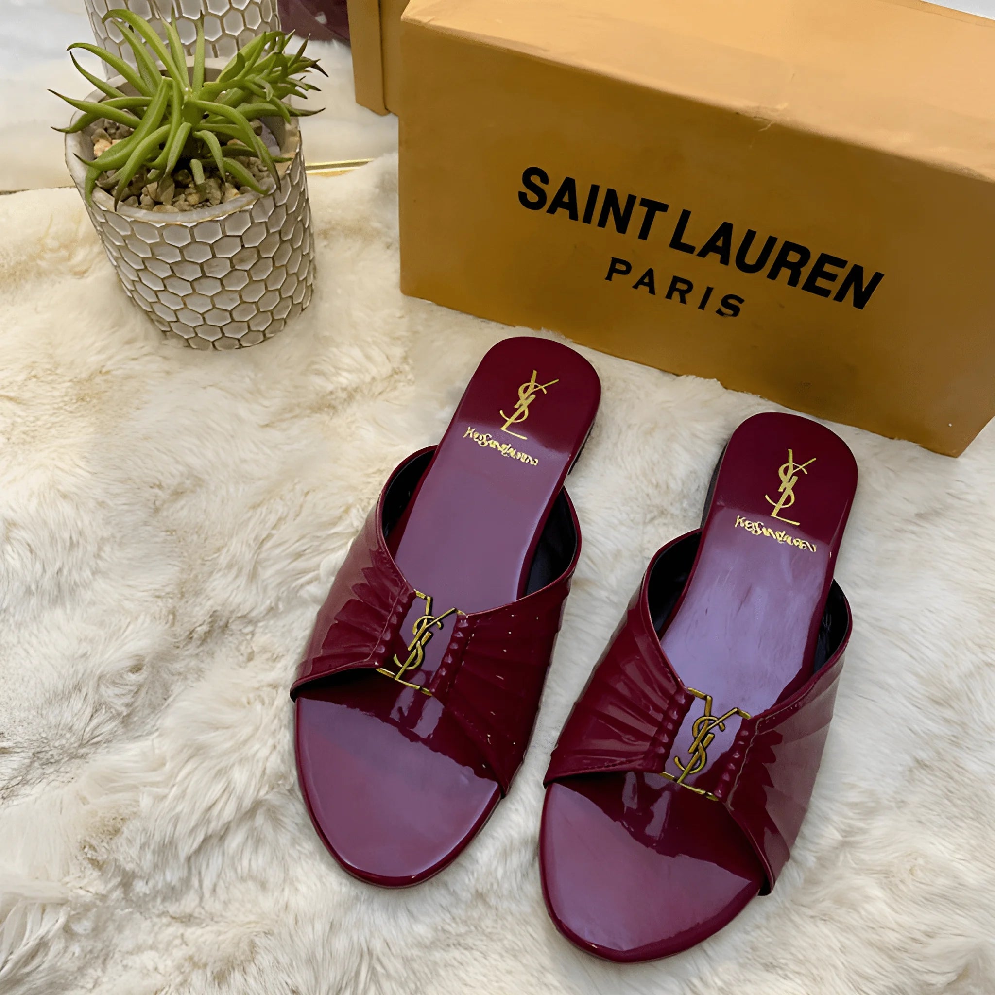 Modern Élan Step Slides - Maroon
