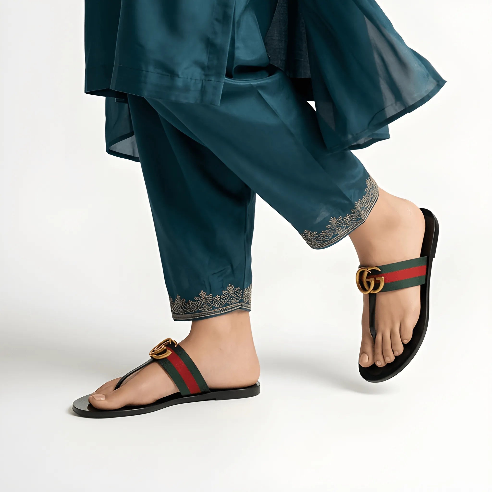 Signature Detail Flat