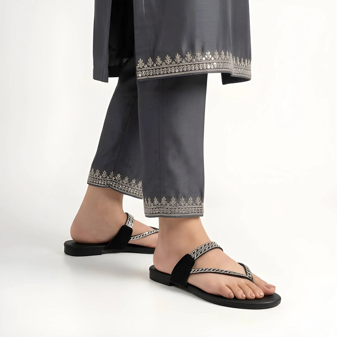 Signature T-Strap Flat