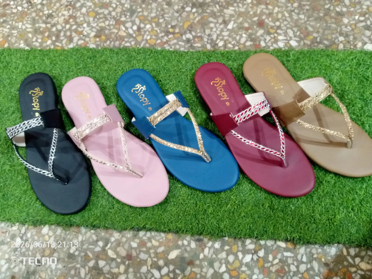 Signature T-Strap Flat