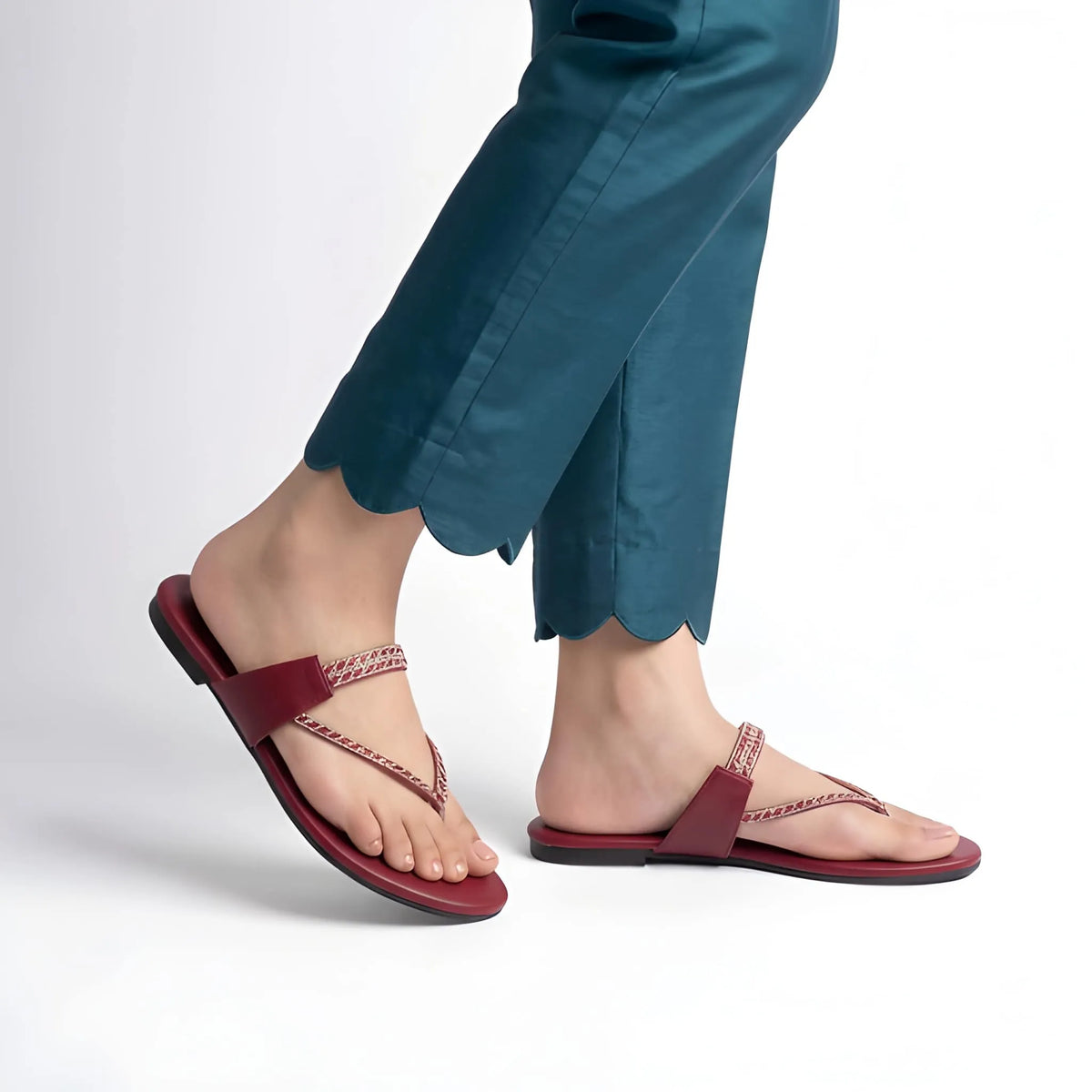 Signature T-Strap Flat