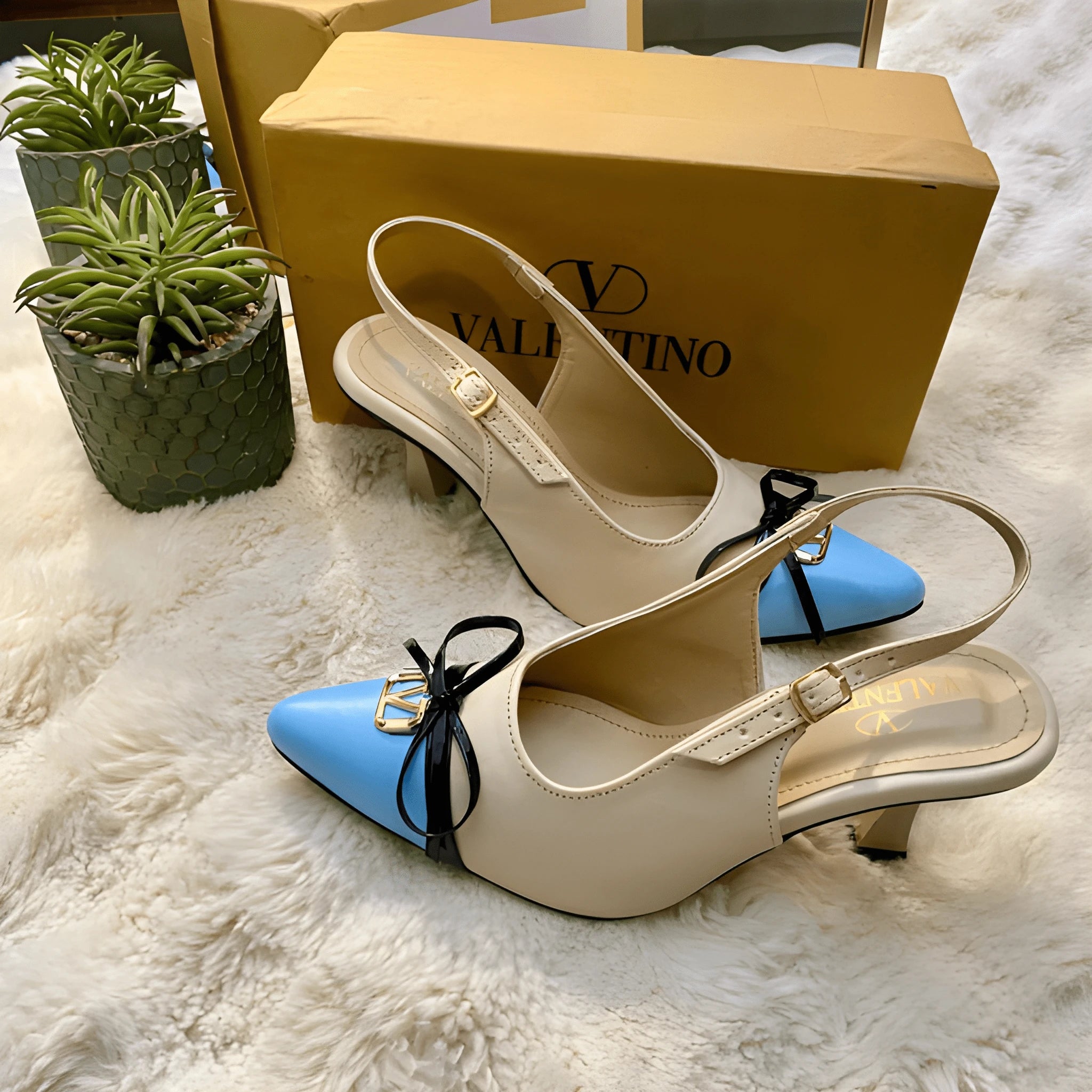 Skyline Bow Detail Heel