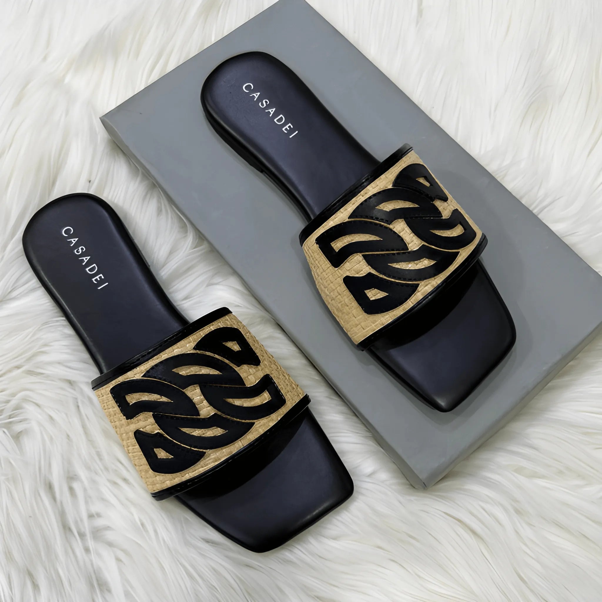 The Blade-Accent Pointed Flat - Black