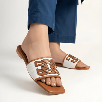 The Blade-Accent Pointed Flat - Brown