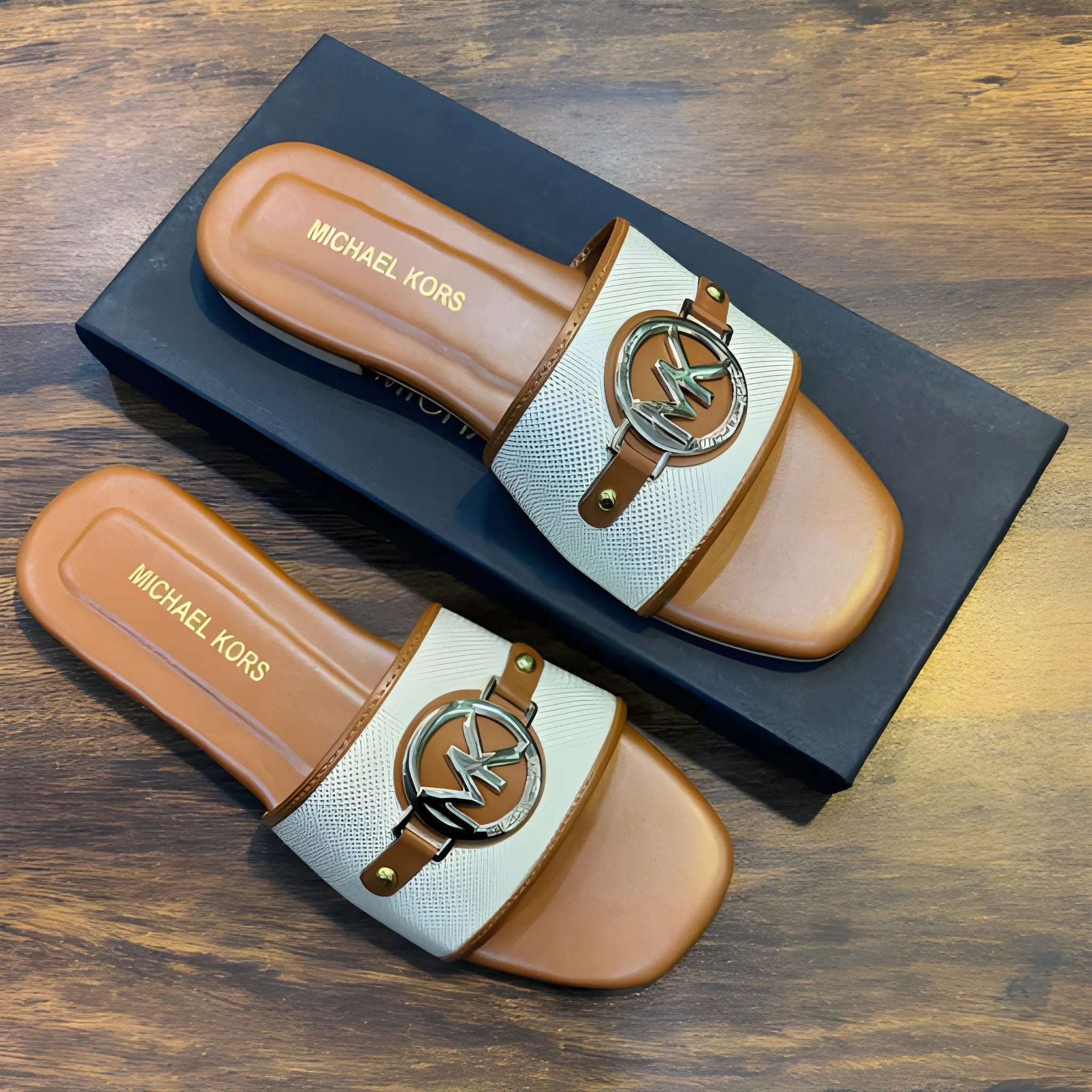 The Signature Medallion Flat - Brown