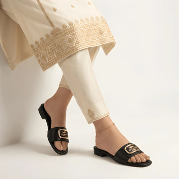 The Starburst Pointed Flat - Black