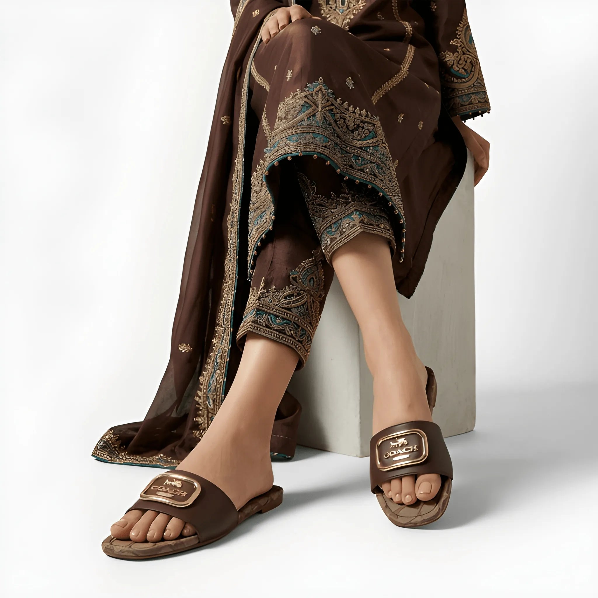 The Starburst Pointed Flat - Brown