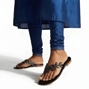 The Sunscape Tassel Flat - Black