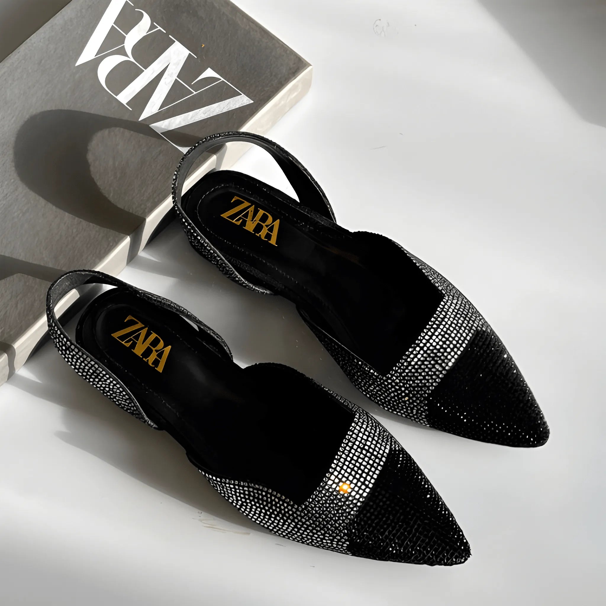 Trendy Fashion Flat - Black