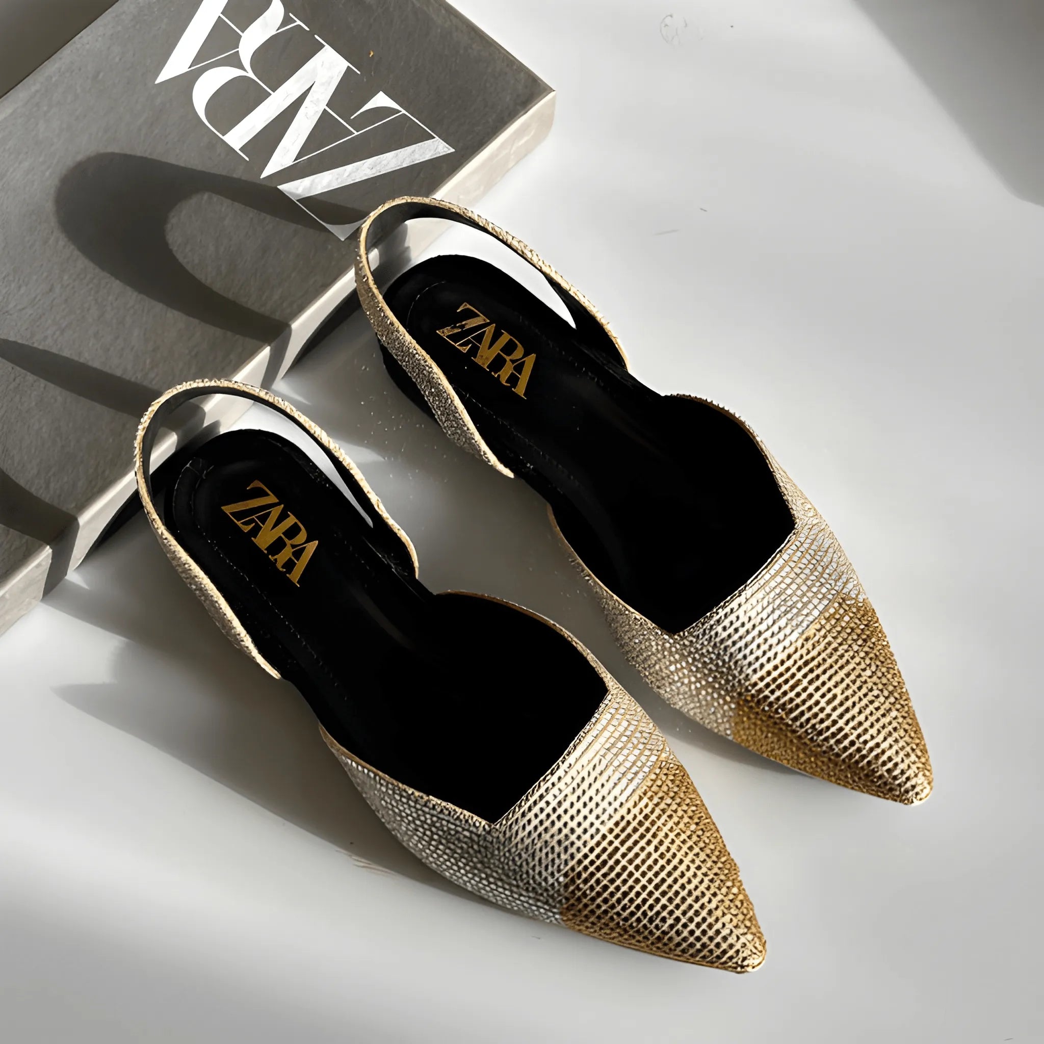 Trendy Fashion Flat - Gold