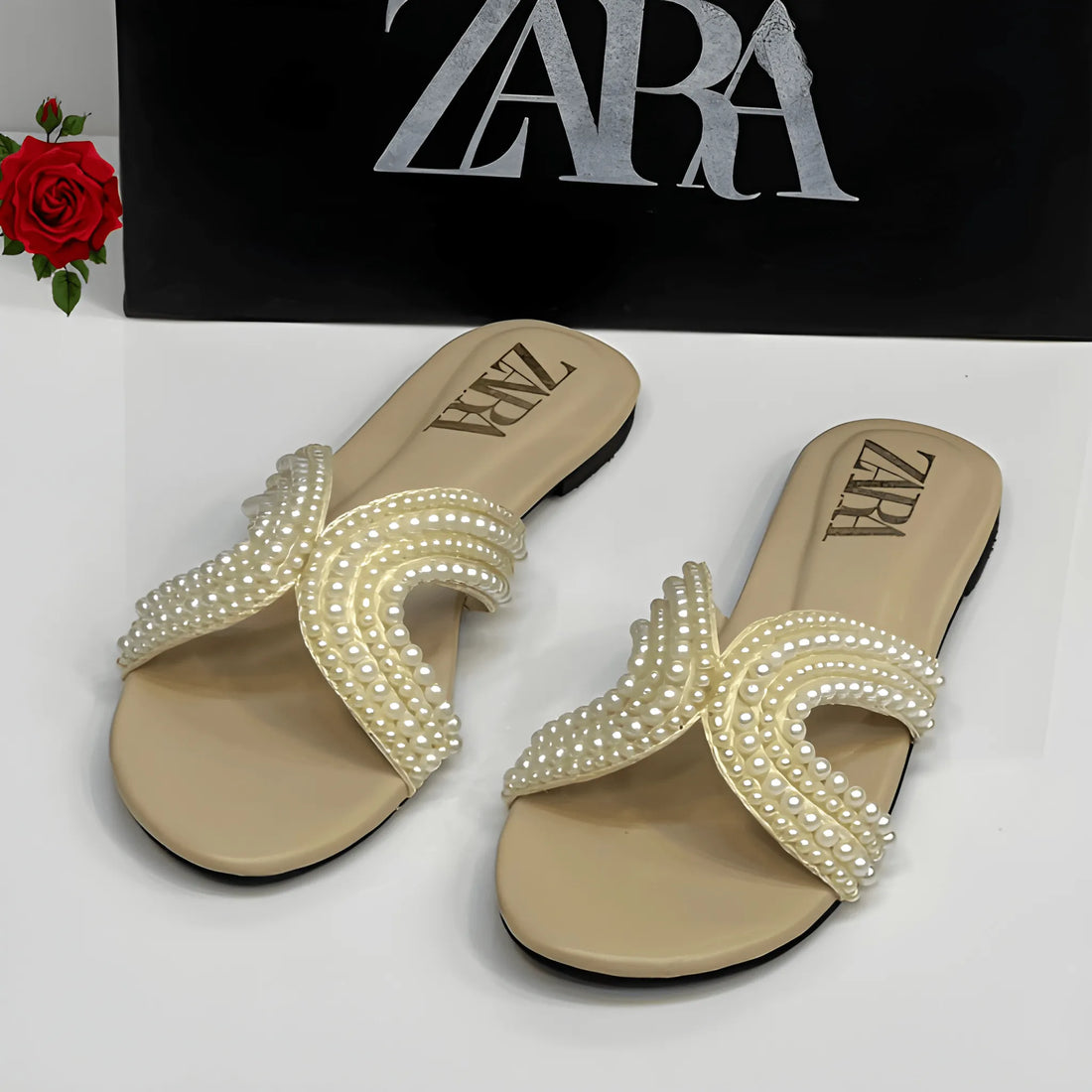Trendy Pearl Flat Slipper - Fawn